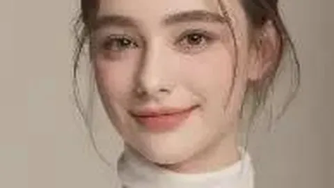 欧洲杯配偶圈焦点战：优雅魅力——胡梅尔斯之妻凯茜亮相